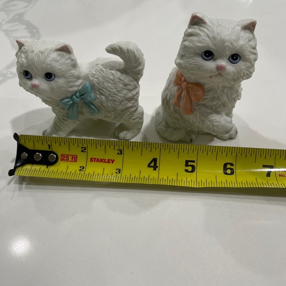 Vintage Homeco Ceramic fluffy white Kittens with blue eyes and bows - Picture 6 of 6